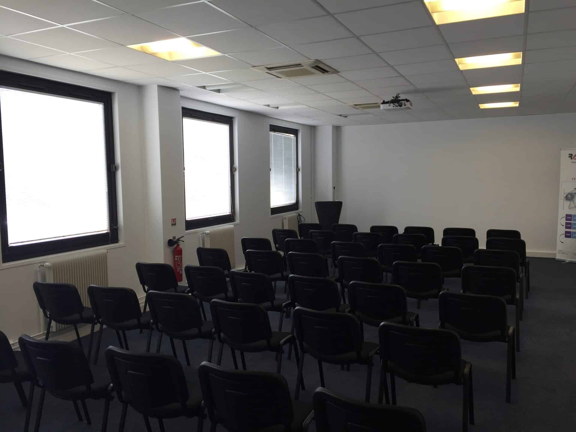 Aménagement Salle de Conférence à Lisse