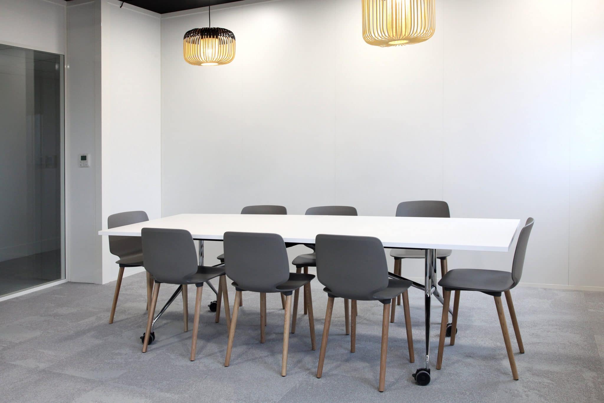 Sevres_PlateauB_23-min chaises de réunion grises Kalea