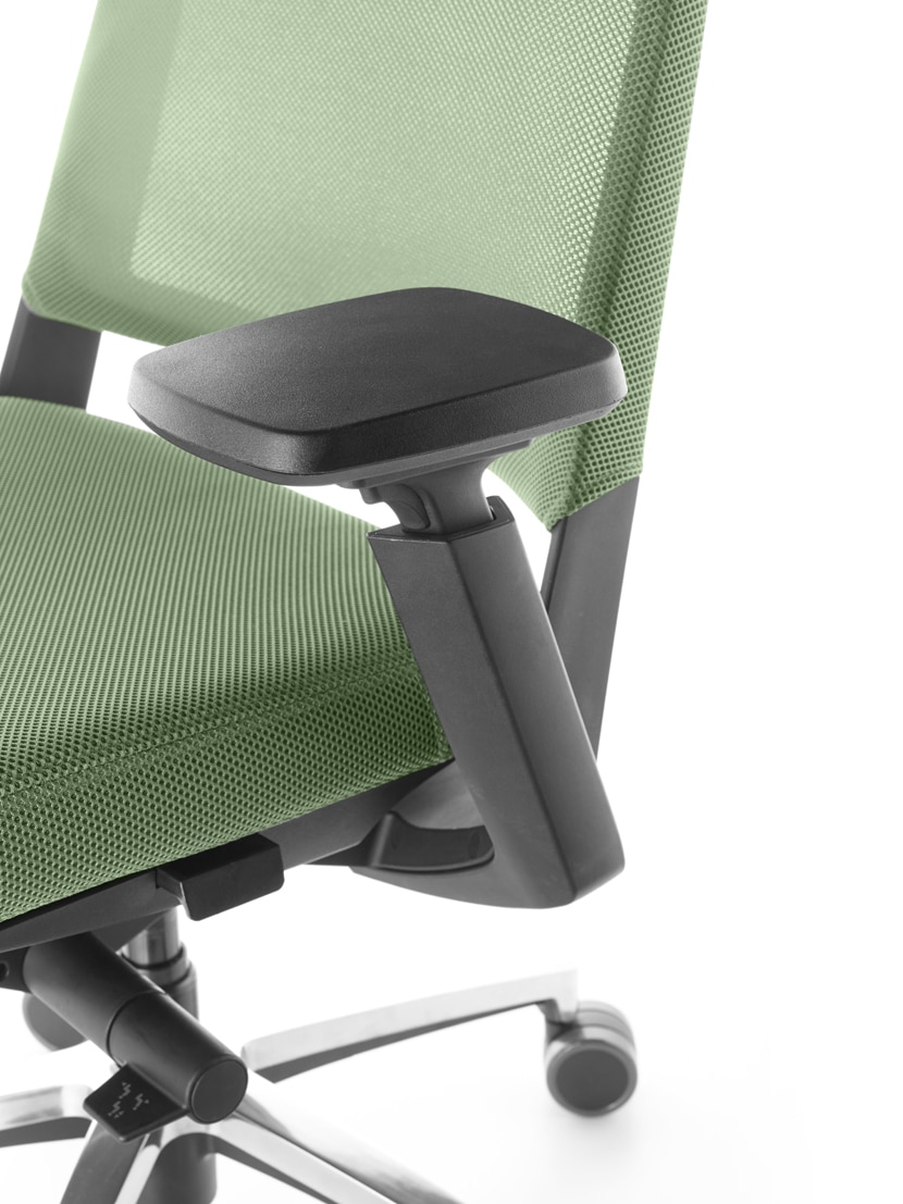 accoudoirs courts chaise