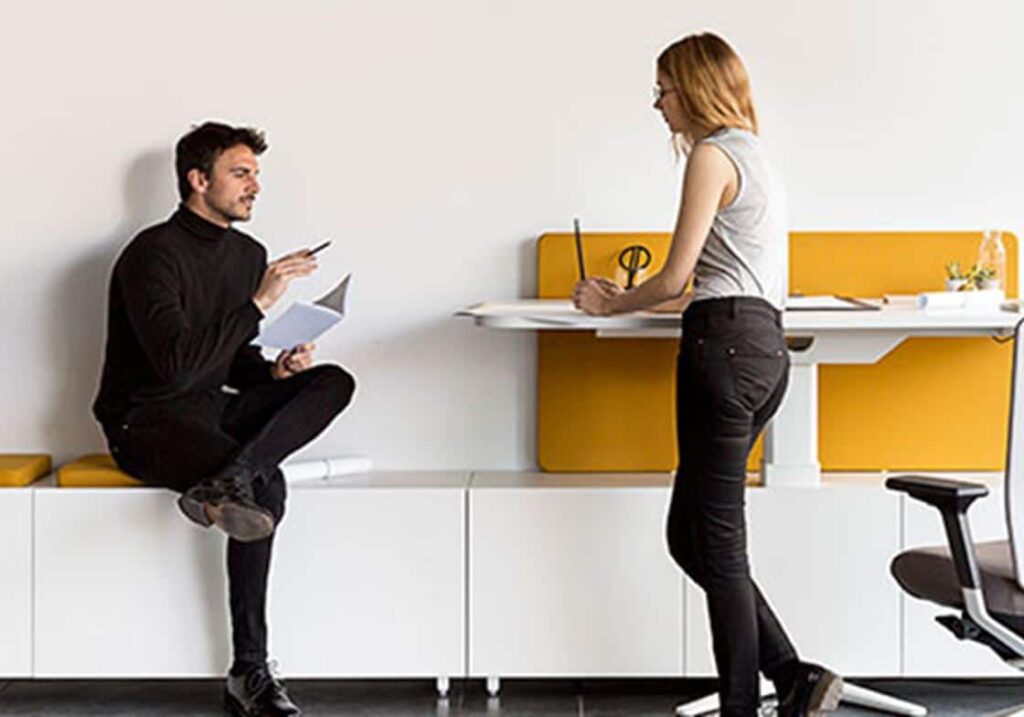 les avantages pour la santé du bureau assis-debout