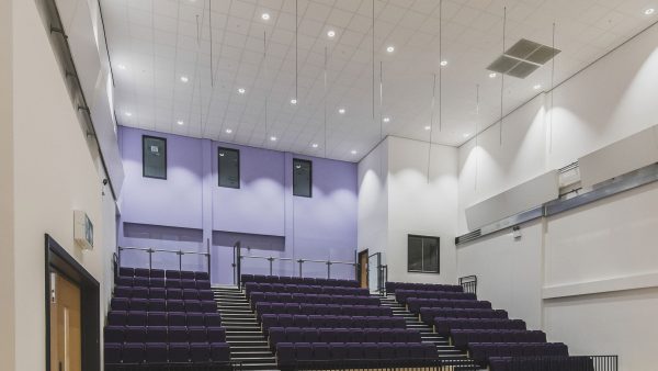Dalle de plafond acoustique extra blanche Blanka dB 41