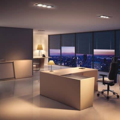 Bureau en bois clair de direction B SELECT