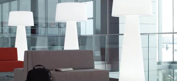 Lampadaire contemporain en polyéthylène TIME OUT
