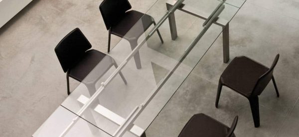 Chaise de bureau noire en cuir Mood