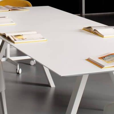 Table de réunion avec plateau rectangulaire design pour 8 personnes Arki