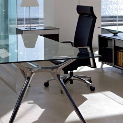Bureau en verre  et pieds aluminium Arkitek
