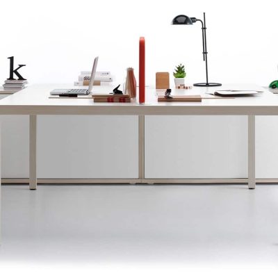 Bureau pour 2 personnes en mélamine et acier Prisma