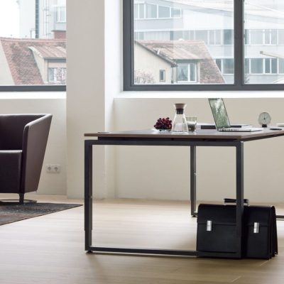 Bureau droit au design sobre PURE