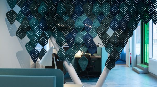 Panneau acoustique absorbant pour plafond Airleaf