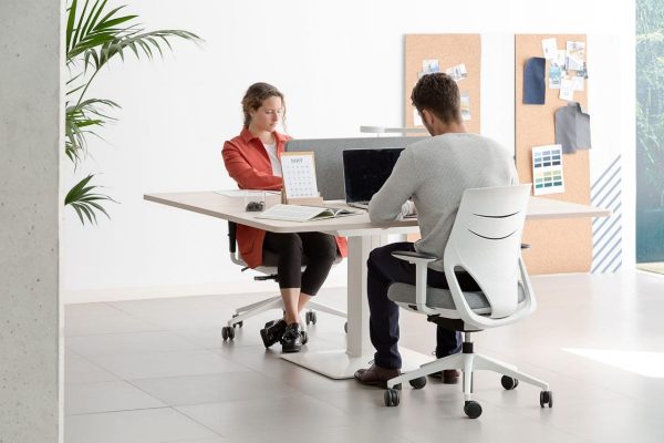 Siège bureau pivotant et ergonomique Efit