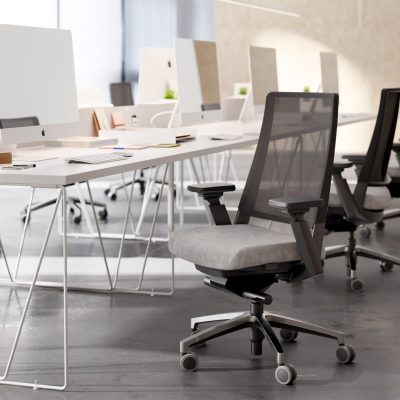 Siège de bureau avec mécanisme réglable à rotule Kineo