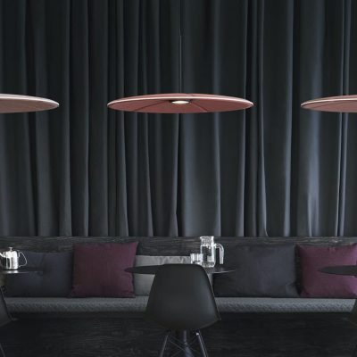 Panneau acoustique suspendu au plafond avec luminaire intégré Lily