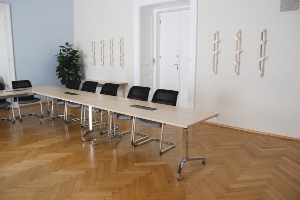 Table de réunion pliante avec piétement à roulettes Skill – Image 2