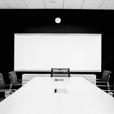 Tableau blanc mural avec rails extensibles VIP