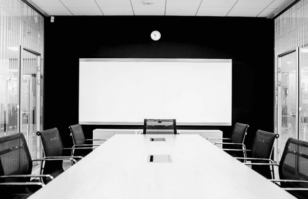 Tableau blanc mural avec rails extensibles VIP