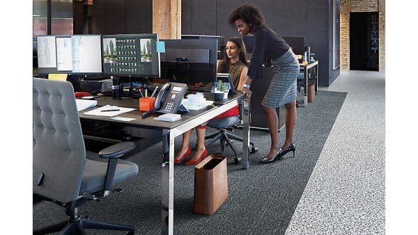 Dalle LVT monochrome Walk of By