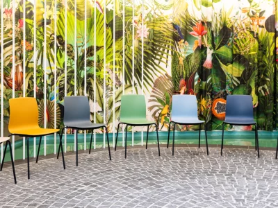 chaise empilable et design pour espaces collectifs fiore